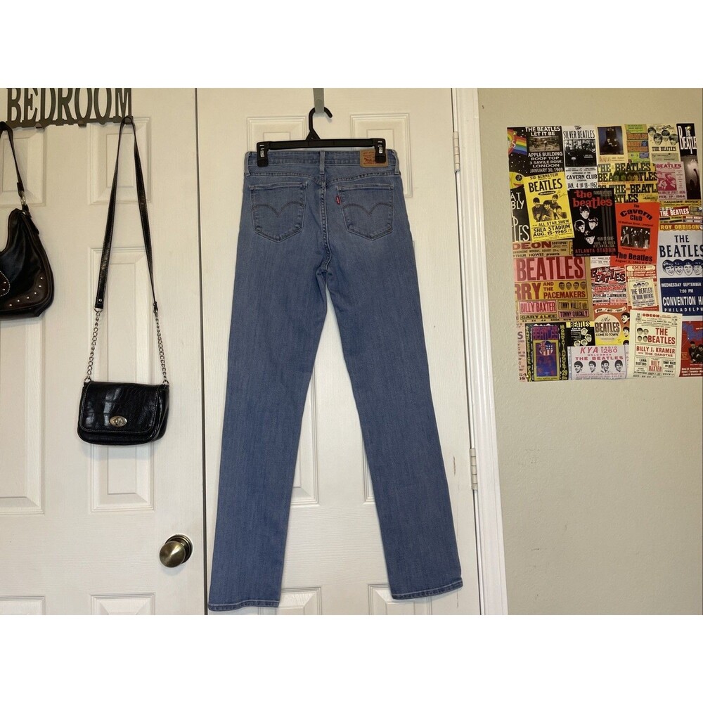 Women's Size 28x32 Levi’s 712 Slim Straight Jeans Light Wash Mid Rise Distressed - Picture 10 of 15